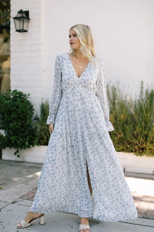 Comfortable yet stylish outfits for women on the go   Kelsey Long Sleeve Maxi Dress