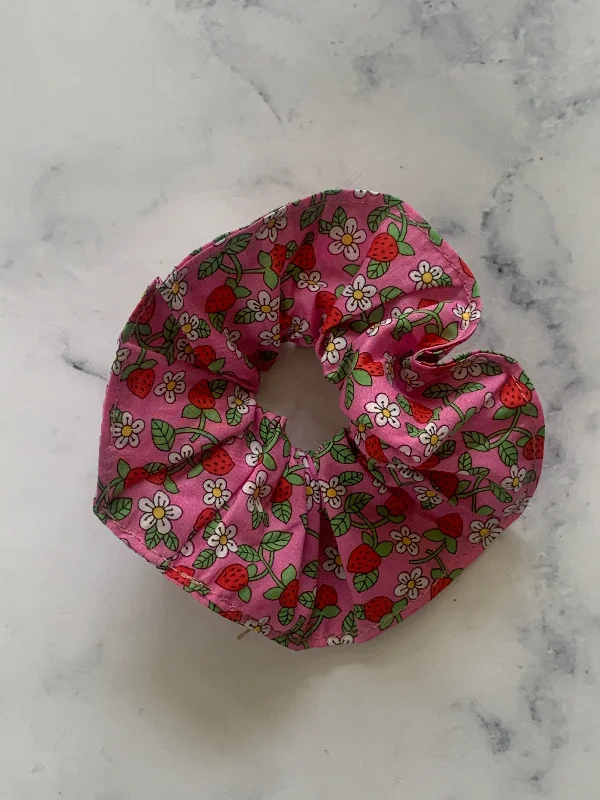 Stylish plus-size clothing for women   Liberty Strawberry Scrunchie